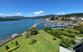 apartamento con vistas al mar y la montaña